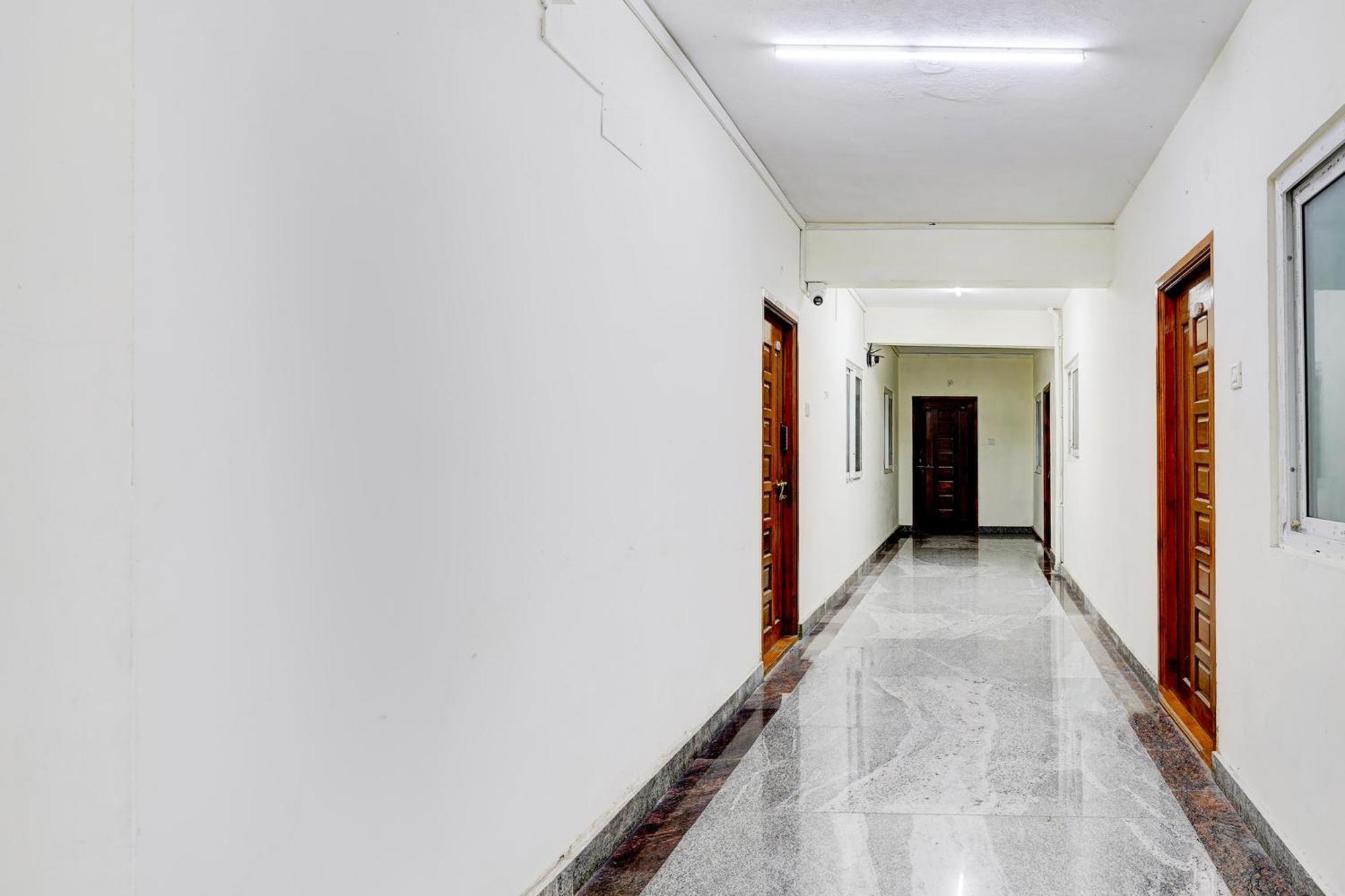 Collection O Sithalapakkam Medavakkam Formerly Srinivasa Residency Chennai Dış mekan fotoğraf